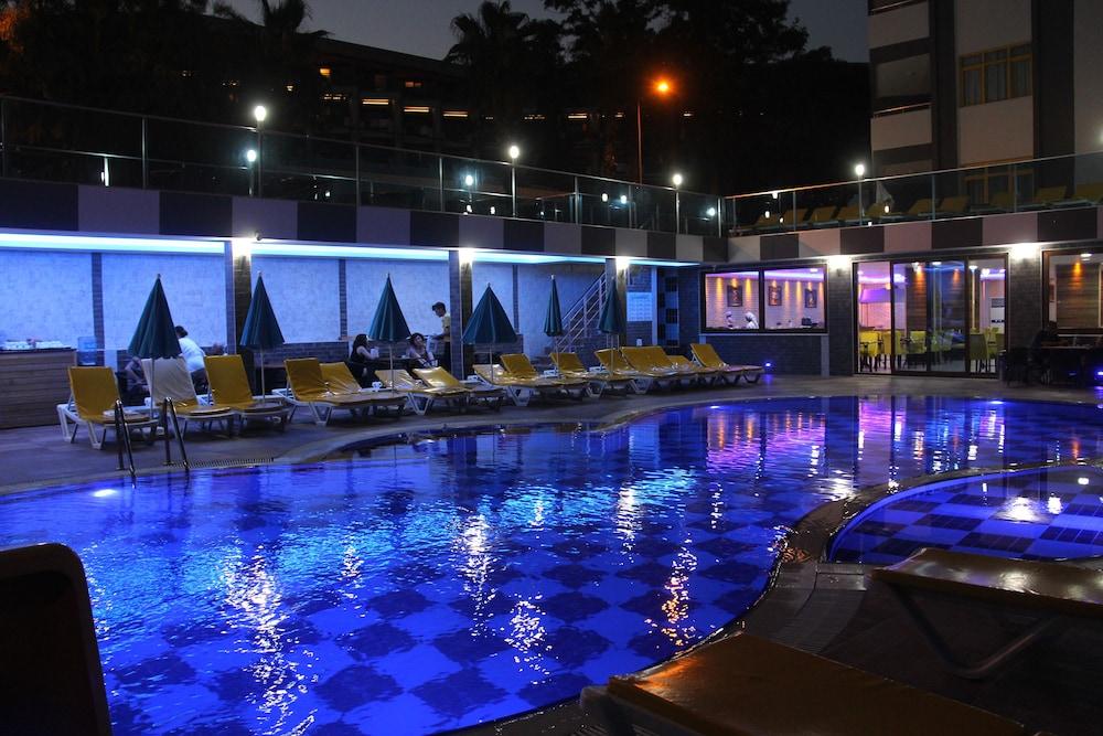 Merlin Beach Park Hotel Tosmur Exterior foto